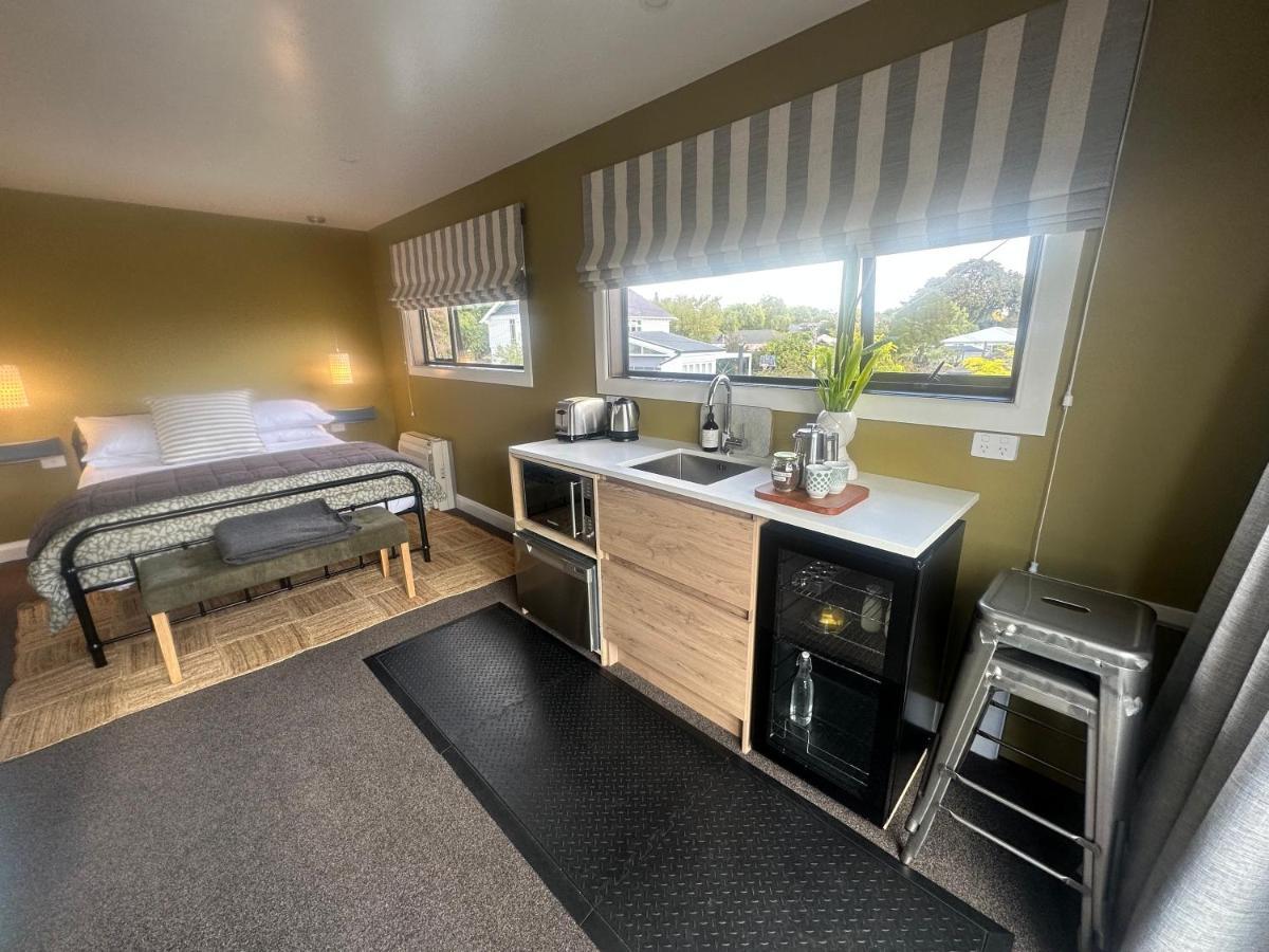 Beckenham Studio On Tree Lined Street Christchurch Eksteriør bilde